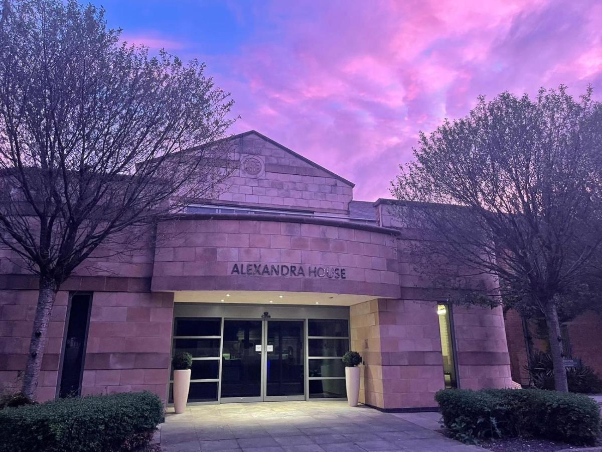 Hotel Alexandra House Swindon Exteriér fotografie